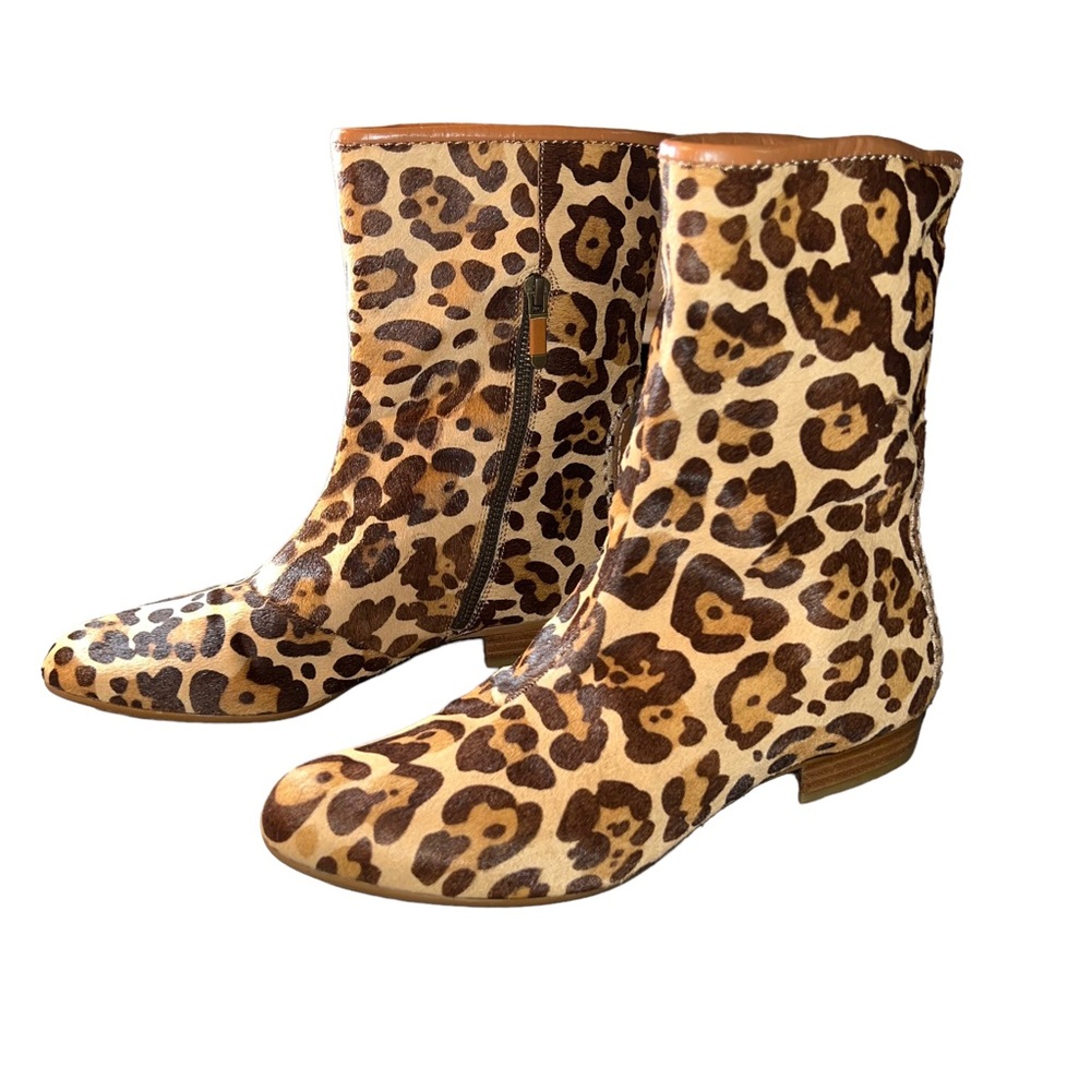 B. Makowsky leopard print calf hair ankle bootie size 8.5